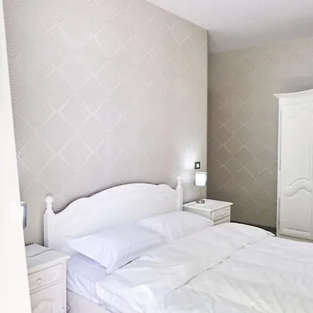 Apartment Blue In N Pool