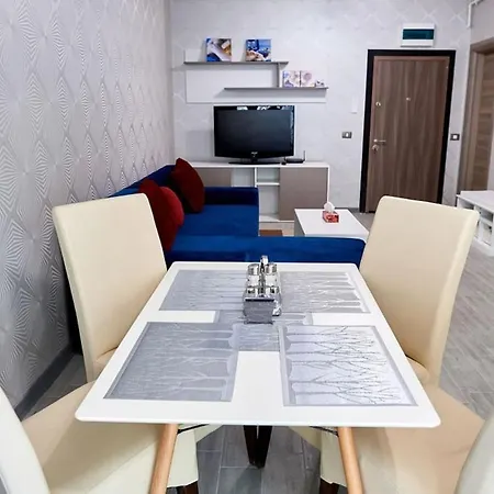 Blue In N Pool Năvodari