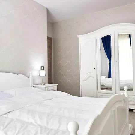 Apartment Blue In N Pool Navodari